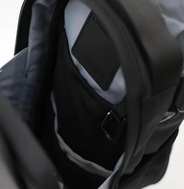 Magnetic Gym Bag with Access™